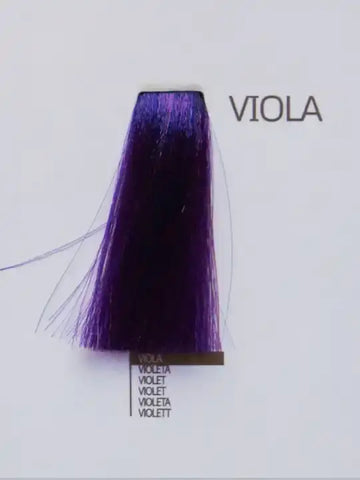 Цвят на коса Design Look Violet с лилав оттенък на кичур.
